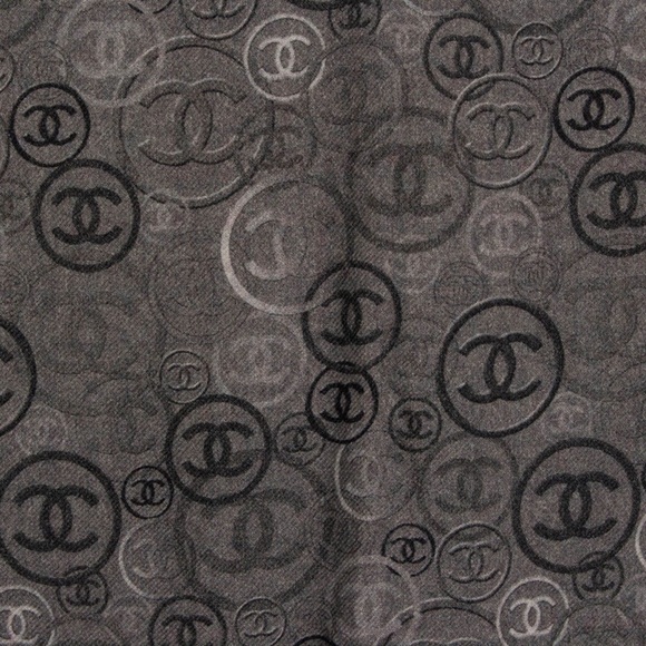 CHANEL Cashmere Grey Reversible Shawl Scarf CC Logo - Picture 3 of 8